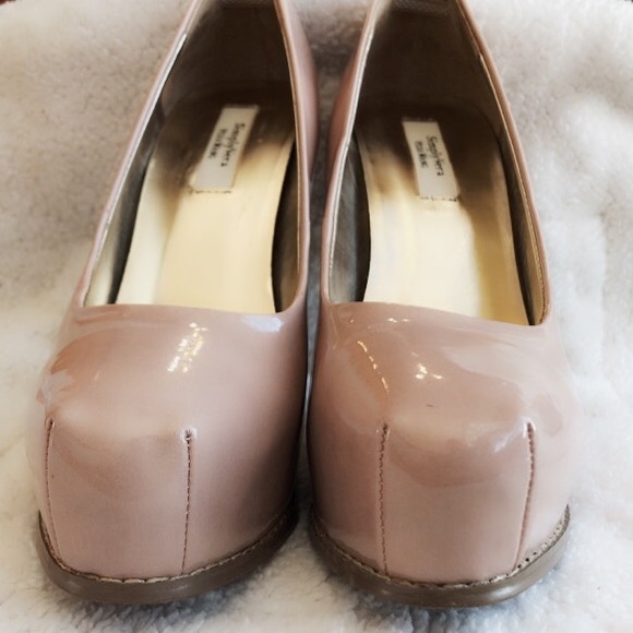 Nude Vera Wang platform heels size 7.5 - Picture 2 of 8